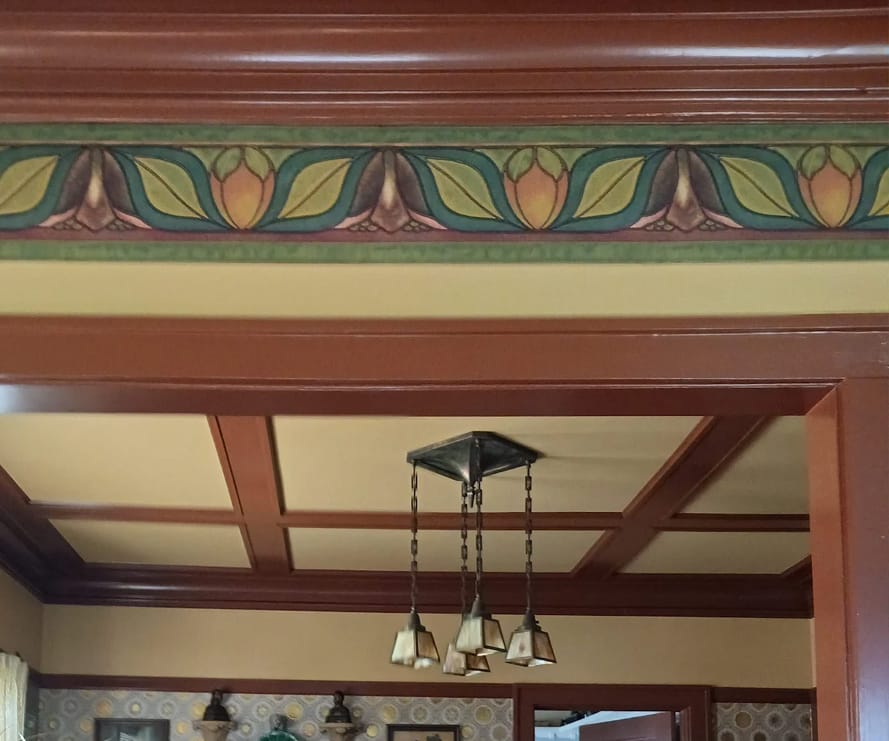 Interior photo of ceiling border