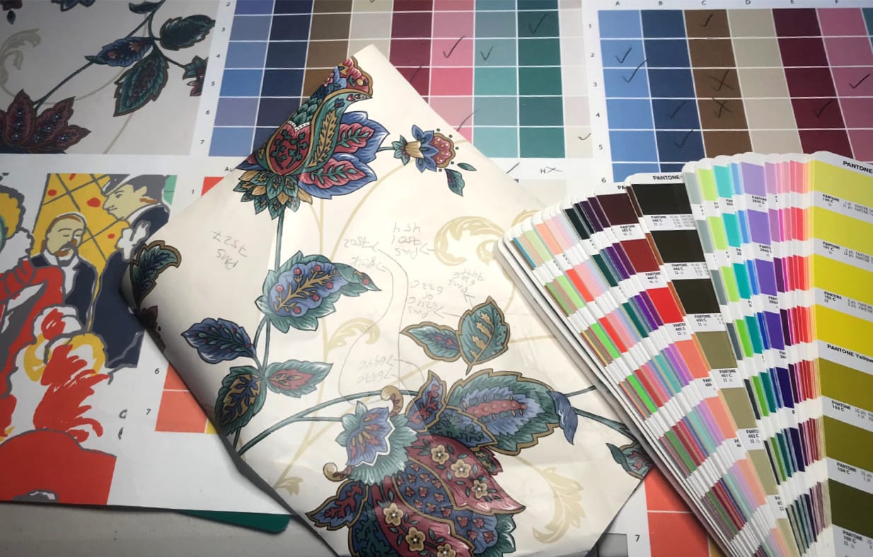 Matching wallpaper color to an original sample under controlled lighting